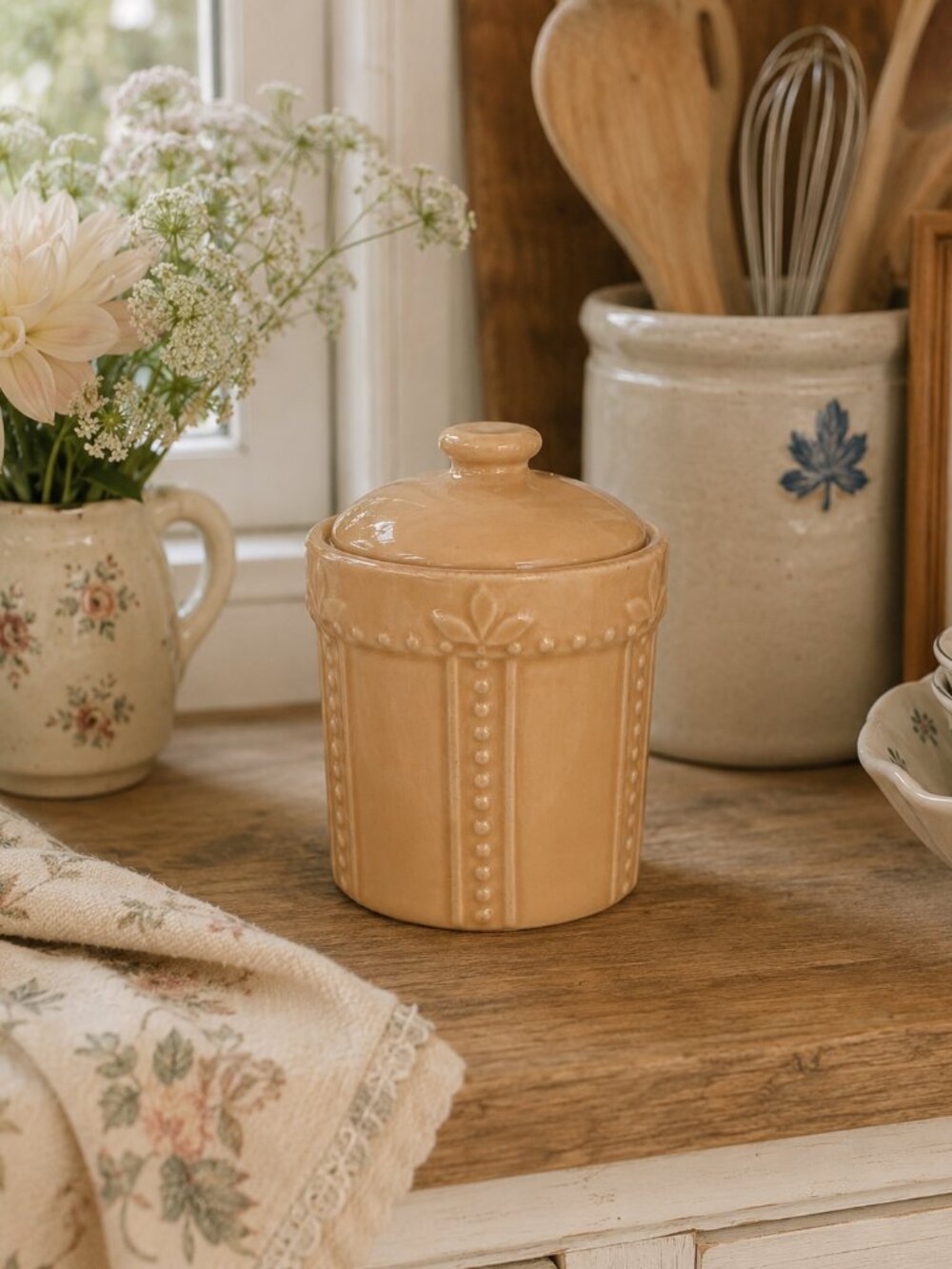 Small "Sorrento" Golden Wheat Canister